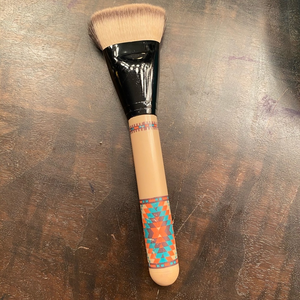 MAC tribal brush